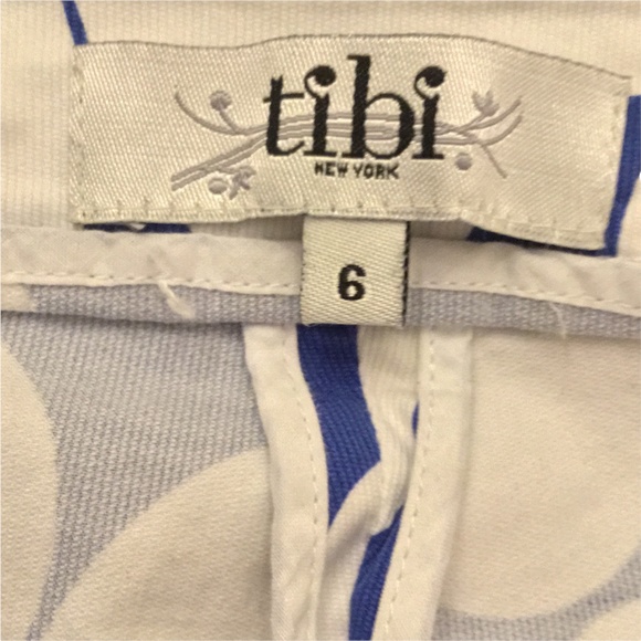 Like New! Super Cute Tibi New York Flower Bermuda Style Shorts - Picture 5 of 5